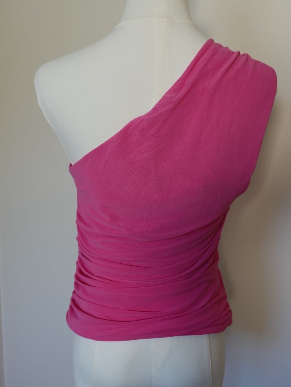 NWT Bar III One-Shoulder Rosette Top Size M - Picture 4 of 6
